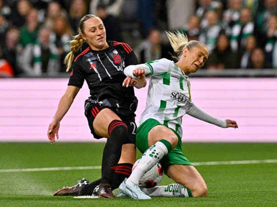STOCKHOLM, SWEDEN 20260402 Sparta Prague s Elizabeth Ospeck and Hammarby s Alice Carlsson during Thursday s semi-final in the European Cup between Hammarby IF and AC Sparta Prague at 3Arena. STOCKHOLM SWEDEN x10030x
