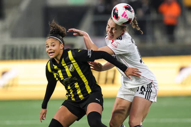 GOTHENBURG, SWEDEN 20260402 Hacken s Felicia Schröder (left) against Eintracht Frankfurt s Marthine Ostenstad in action during the UEFA Women s Europa Cup 2nd leg semi-final soccer match between BK Häcken and Eintracht Frankfurt at Hisingen Arena in Gothenburg, Sweden, on April 2, 2026. GÖTEBORG SWEDEN x9200x
