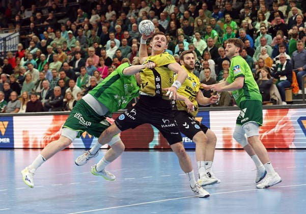 02.04.2026, xovx, Handball Daikin Handball Bundesliga, HSG Wetzlar - TVB Stuttgart v.l. Georg Löwen (HSG Wetzlar), Simone Mengon (TVB Stuttgart), Samuel Röthlisberger (TVB Stuttgart), Niklas Theiß (HSG Wetzlar) Wetzlar Buderus-Arena Hessen Deutschland (DE)