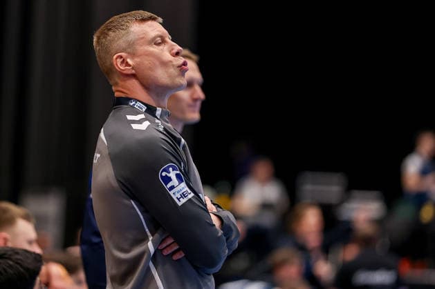02.04.2026, Handball, HBL, Bergischer HC - VfL Gummersbach, Mitsubishi Electric HALLE Düsseldorf: Cheftrainer Guojon Valur Sigurosson (VfL Gummersbach hc) unzufreiden gestikulierend am Spielfeldrand Nordrhein-Westfalen Deutschland