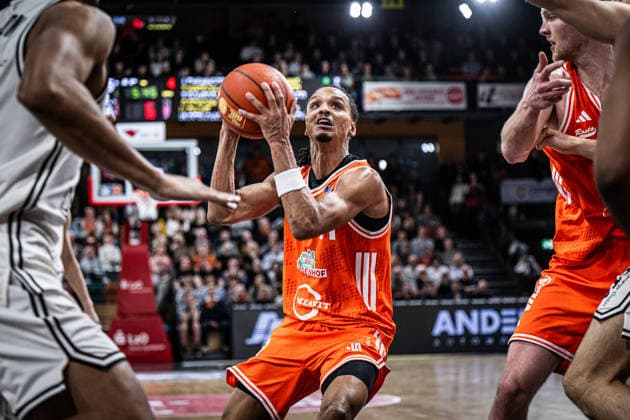 1. Basketball Bundesliga, easyCredit BBL, Saison 2025 2026, Herren, Hauptrunde, 27. Spieltag, 02.04.2026, RASTA Vechta - BMA365 Bamberg Baskets Alonzo Verge ( 11 - RASTA Vechta) in Aktion Vechta RASTA Dome Niedersachsen Deutschland