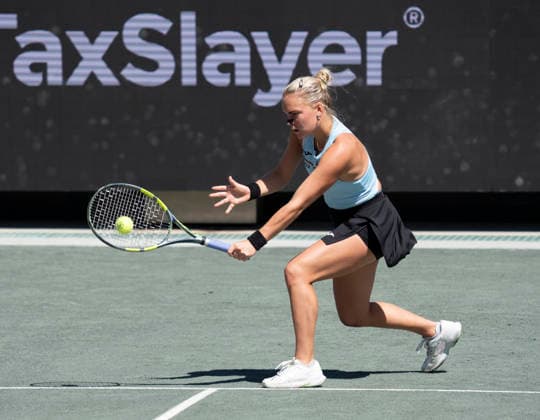 April 2, 2026: Belinda Bencic (SUI) defeated Sara Bejlek (CZE) 7-6, 6-2 at the Credit One Charleston Open being played at Family Circle Tennis Center in Charleston, South Carolina USA Ã‚ Tennisclix Charleston USA - ZUMAc04_ 20260402_zma_c04_042 Copyright: xLesliexBillmanx