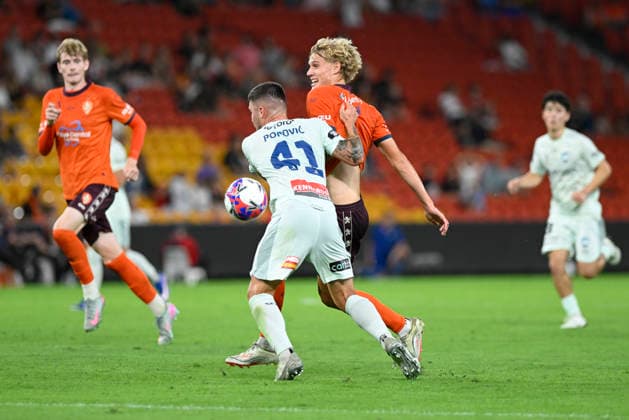 2nd April 2026; Suncorp Stadium, Brisbane, Queensland, Australia: A League Football, Brisbane Roar versus Sydney FC; Sam Klein of Brisbane Roar under pressure from Alexandar Popovic of Sydney FC NigelxOwen Content restricted for UK based newspaper