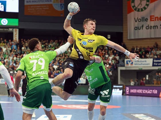 02.04.2026, xovx, Handball Daikin Handball Bundesliga, HSG Wetzlar - TVB Stuttgart v.l. Ahmet Nafea (HSG Wetzlar), Simone Mengon (TVB Stuttgart), Jona Schoch (HSG Wetzlar) Wetzlar Buderus-Arena Hessen Deutschland (DE)