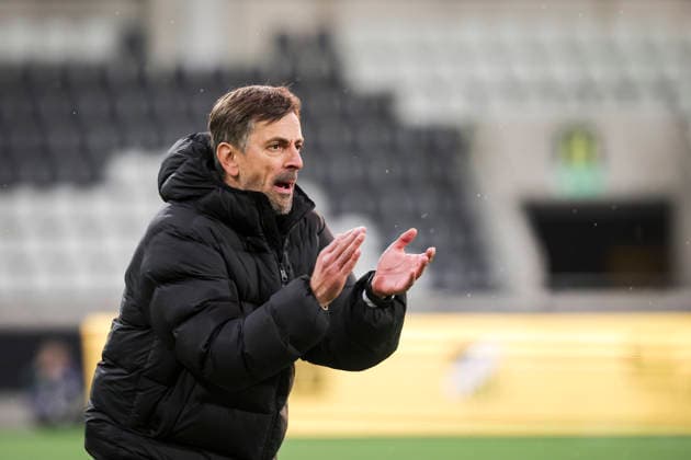 GÖTEBORG, SVERIGE 20260402 Eintracht Frankfurts tränare Nikolaos Arnautis under torsdagens semifinal i Europa Cup mellan BK Häcken och Eintracht Frankfurt pa Nordic Wellness arena (Hisingen Arena). GÖTEBORG SVERIGE x9200x