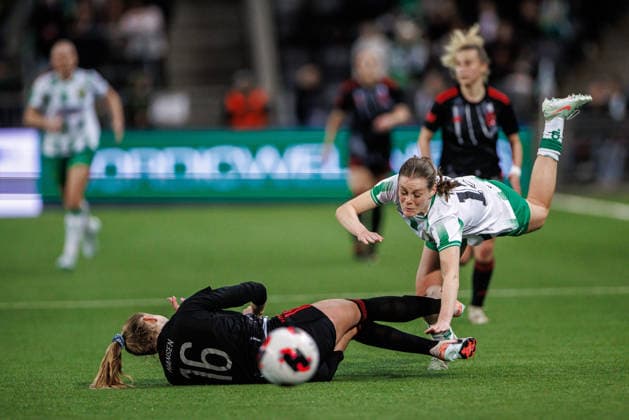 260402 Tori Hansen of Sparta Prague and Sofia Reidy of Hammarby during the UEFA Women s Europa Cup semifinal between Hammarby and Sparta Prague on April 2, 2026 in Stockholm. Photo: Kenta Jönsson BILDBYRAN COP 210 KJ0331 fotboll football soccer fotball europa cup hammarby sparta prague uefa womens europa cup semifinal dam bbeng Copyright: KENTAxJÖNSSON BB260402KJ018
