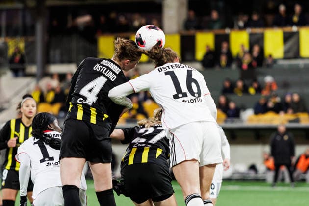 260402 Emma Östlund of Häcken and Marthine ostenstad of Eintracht Frankfurt during the UEFA Women s Europa Cup semifinal between Häcken and Eintracht Frankfurt on April 2, 2026 in Gothenburg. Photo: Michael Erichsen BILDBYRAN COP 89 MI0962 fotboll football soccer fotball europa cup häcken eintracht frankfurt uefa womens europa cup dam bbeng semifinal Copyright: MICHAELxERICHSEN BB260402MI029