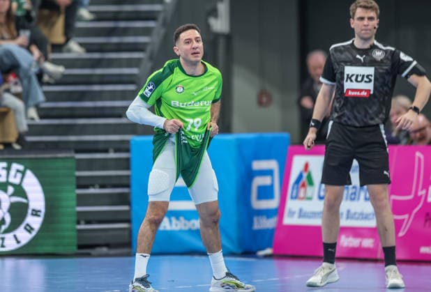 Sport Bilder des Tages GER, Wetzlar, HSG Wetzlar vs TVB 1898 Stuttgart, Daikin Handball-Bundesliga, Handball, HBL, Spielzeit 2025 2026, Buderus Arena Wetzlar, 27. Spieltag im Bild: Enttäuschung, Frust und Emotionen nach der Niederlage bei Ahmed Nafea (HSG Wetzlar 79) DFB DFL REGULATIONS PROHIBIT ANY USE OF PHOTOGRAPHS AS IMAGE SEQUENCES AND OR QUASI-VIDEO, 02.04.2026 Copyright: HMBxMedia HendrikxHamelau