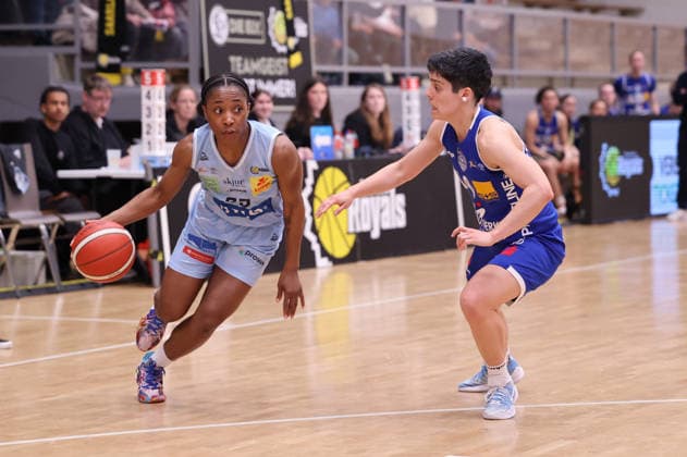 02.04.2026, Basketball, Frauen, Saison 2025 2026, Toyota Damen Basketball Bundesliga, Playoffs, Saarlouis Royals - Basketball-Club Marburg e.V., Martha Burse (Saarlouis Royals), Ana Raimundo (Basketball-Club Marburg e.V.) Saarlouis Stadtgartenhalle Saarland Deutschland (DEU) Copyright: xSebastianxBachx