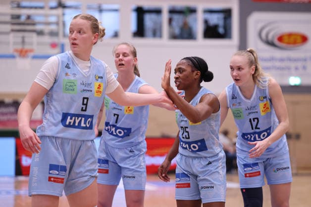 02.04.2026, Basketball, Frauen, Saison 2025 2026, Toyota Damen Basketball Bundesliga, Playoffs, Saarlouis Royals - Basketball-Club Marburg e.V., Martha Burse (Saarlouis Royals), Emma Eichmeyer (Saarlouis Royals), Elina Koskimies (Saarlouis Royals), Egle Zabotkaite (Saarlouis Royals) Saarlouis Stadtgartenhalle Saarland Deutschland (DEU) Copyright: xSebastianxBachx