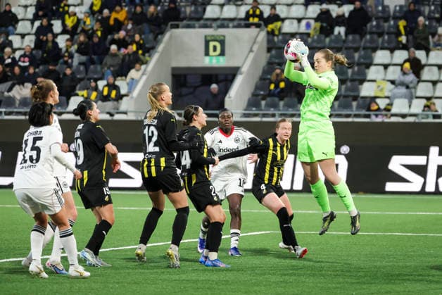 GOTHENBURG, SWEDEN 20260402 Hacken goalkeeper Fanney Birkisdottir (1) makes a save during the UEFA Women s Europa Cup 2nd leg semi-final soccer match between BK Häcken and Eintracht Frankfurt at Hisingen Arena in Gothenburg, Sweden, on April 2, 2026. GÖTEBORG SWEDEN x9200x