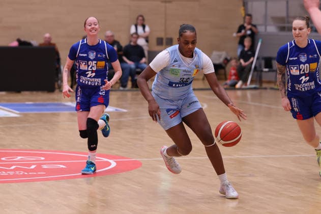 02.04.2026, Basketball, Frauen, Saison 2025 2026, Toyota Damen Basketball Bundesliga, Playoffs, Saarlouis Royals - Basketball-Club Marburg e.V., Jordyn Jenkins (Saarlouis Royals), Caitlyn Jones (Basketball-Club Marburg e.V.) Saarlouis Stadtgartenhalle Saarland Deutschland (DEU) Copyright: xSebastianxBachx