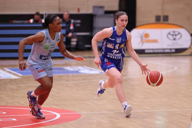 02.04.2026, Basketball, Frauen, Saison 2025 2026, Toyota Damen Basketball Bundesliga, Playoffs, Saarlouis Royals - Basketball-Club Marburg e.V., Martha Burse (Saarlouis Royals), Marianna Byvatov (Basketball-Club Marburg e.V.) Saarlouis Stadtgartenhalle Saarland Deutschland (DEU) Copyright: xSebastianxBachx