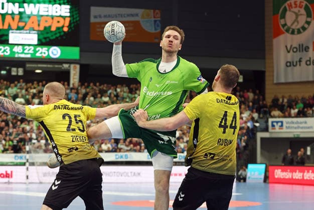 02.04.2026, xovx, Handball Daikin Handball Bundesliga, HSG Wetzlar - TVB Stuttgart v.l. Patrick Zieker (TVB Stuttgart), Dominik Mappes (HSG Wetzlar), Lenny Rubin (TVB Stuttgart) Wetzlar Buderus-Arena Hessen Deutschland (DE)
