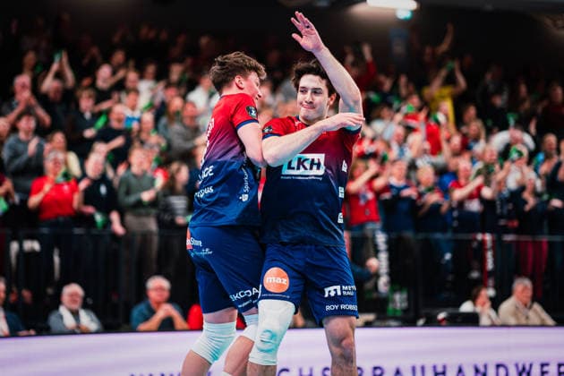 CEV Cup: SVG Lüneburg - Greenyard Maaseik, 02.04.2026 Santeri Välimaa (SVG Lüneburg, 12) und Ethan Champlin (SVG Lüneburg, 20), feiern den Finaleinzug; CEV Volleyball Cup, Halbfinale, Rückspiel: SVG Lüneburg vs. Greenyard Maaseik am 02.04.2026 in der LKH-Arena, Lüneburg Copyright: xBEAUTIFULxSPORTS Tonhäuserx