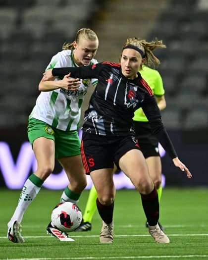 STOCKHOLM, SVERIGE 20260402 Hammarbys Elin Sorum och Sparta Prags Katerina Kotrcova under torsdagens semifinal i Europa Cup mellan Hammarby IF och AC Sparta Prag pa 3Arena. STOCKHOLM SVERIGE x10030x