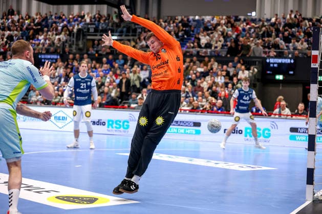 02.04.2026, Handball, HBL, Bergischer HC - VfL Gummersbach, Mitsubishi Electric HALLE Düsseldorf: Torhüter Lukas Diedrich (BHC 16) Parade Nordrhein-Westfalen Deutschland