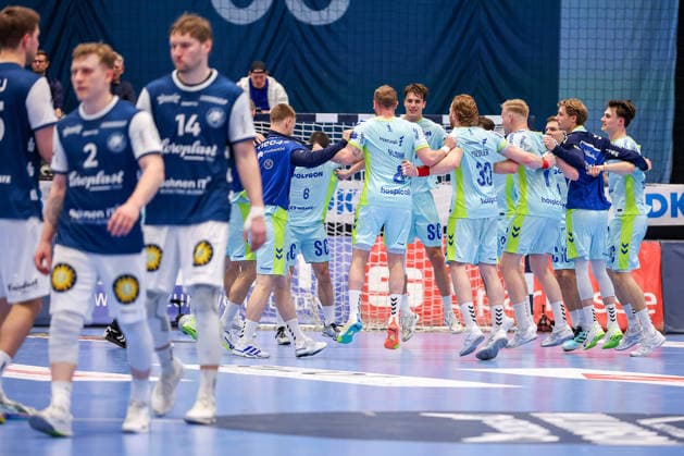 02.04.2026, Handball, HBL, Bergischer HC - VfL Gummersbach, Mitsubishi Electric HALLE Düsseldorf: Abschlussjubel nach dem Sieg der Gummersbacher im Derby gegen den BHC Nordrhein-Westfalen Deutschland