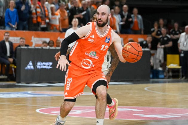 Tommy Kuhse (RASTA Vechta, 12) RASTA Vechta vs. BMA365 Baskets Bamberg, easyCredit Basketball Bundesliga, 27. Spieltag, Saison 2025 2026, 02.04.2026, RASTA Vechta vs. BMA365 Baskets Bamberg, easyCredit Basketball Bundesliga, 27. Spieltag, Saison 2025 2026, 02.04.2026 Vechta Copyright: xEibner-Pressefoto RobertxGertzenx EP_RGN