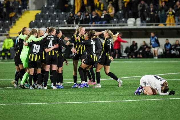 Sport Bilder des Tages NAME OF FRANKFURT PLAYER ADDED GOTHENBURG, SWEDEN 20260402 Hacken players celebrate and Eintracht Frankfurts Ereleta Memeti (R) looks dejected after the UEFA Women s Europa Cup 2nd leg semi-final soccer match between BK Häcken and Eintracht Frankfurt at Hisingen Arena in Gothenburg, Sweden, on April 2, 2026. Hacken lost the return leg against Frankfurt 0 1 but advanced to the final women with a 3 1 aggregate win. GÖTEBORG SWEDEN ttexport x9200x