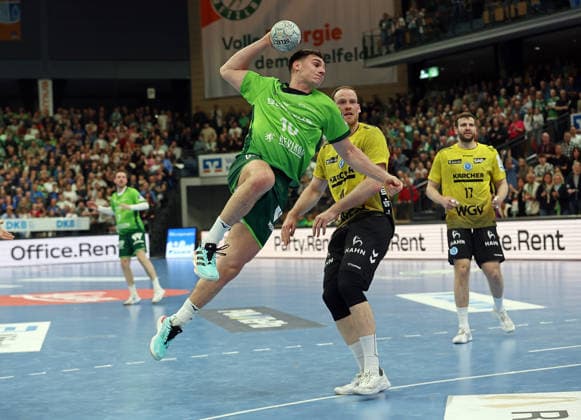 02.04.2026, xovx, Handball Daikin Handball Bundesliga, HSG Wetzlar - TVB Stuttgart v.l. Josip Simic (HSG Wetzlar), Lenny Rubin (TVB Stuttgart), Samuel Röthlisberger (TVB Stuttgart) Wetzlar Buderus-Arena Hessen Deutschland (DE)