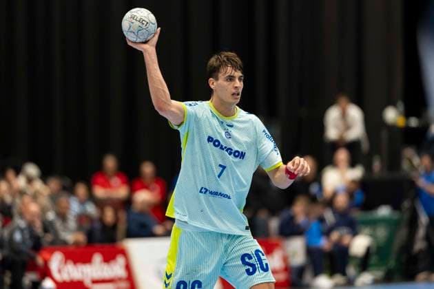 Bergischer HC gegen VfL Gummersbach, 02.04.2026 DUESSELDORF, GERMANY - APRIL 2: Julian Köster (7, VfL Gummersbach) während dem HBL Bundesliga Spiel zwischen Bergischer HC gegen VfL Gummersbach at Mitsubishi Electric HALLE am 27.Spieltag. April 2, 2026 in Duesseldorf, Germany. Copyright: xBEAUTIFULxSPORTS KennyxBeelex