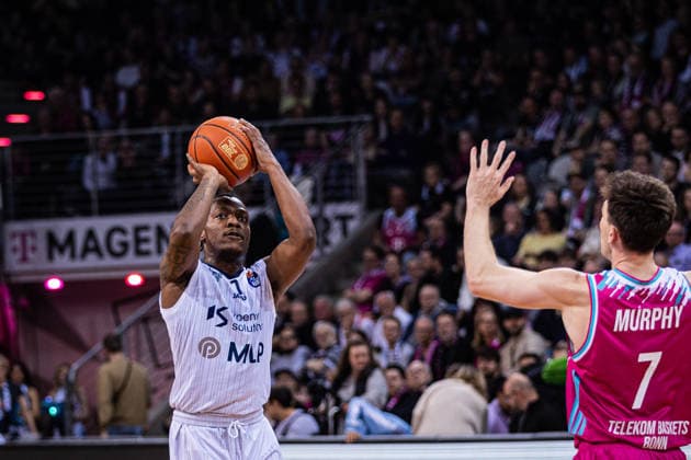 easyCredit Basketball Bundesliga: Telekom Baskets Bonn - MLP Academics Heidelberg; 02.04.2026 Damariae DJ Horne (MLP ACADEMICS HEIDELBERG 0) beim Dreier - easyCredit Basketball Bundesliga: Telekom Baskets Bonn - MLP Academics Heidelberg; 02.04.2026, Telekom Dome Bonn Copyright: xBEAUTIFULxSPORTS Derixx