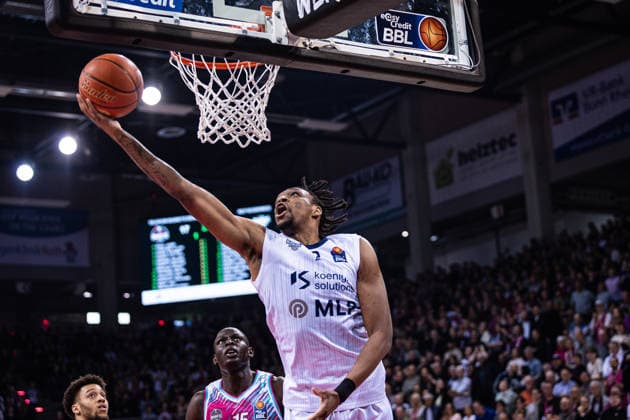 easyCredit Basketball Bundesliga: Telekom Baskets Bonn - MLP Academics Heidelberg; 02.04.2026 Osun Osunniyi (MLP ACADEMICS HEIDELBERG 12) punktet - easyCredit Basketball Bundesliga: Telekom Baskets Bonn - MLP Academics Heidelberg; 02.04.2026, Telekom Dome Bonn Copyright: xBEAUTIFULxSPORTS Derixx