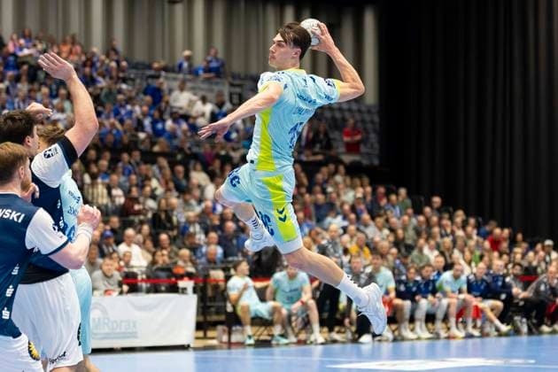 Bergischer HC gegen VfL Gummersbach, 02.04.2026 DUESSELDORF, GERMANY - APRIL 2: Miro Schluroff (15, VfL Gummersbach) während dem HBL Bundesliga Spiel zwischen Bergischer HC gegen VfL Gummersbach at Mitsubishi Electric HALLE am 27.Spieltag. April 2, 2026 in Duesseldorf, Germany. Copyright: xBEAUTIFULxSPORTS KennyxBeelex