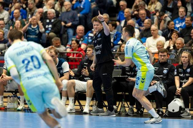 Bergischer HC gegen VfL Gummersbach, 02.04.2026 DUESSELDORF, GERMANY - APRIL 2: Markus Pütz (Trainer Bergischer HC) während dem HBL Bundesliga Spiel zwischen Bergischer HC gegen VfL Gummersbach at Mitsubishi Electric HALLE am 27.Spieltag. April 2, 2026 in Duesseldorf, Germany. Copyright: xBEAUTIFULxSPORTS KennyxBeelex
