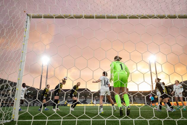 260402 Tabby Tindell, Emma Östlund, Stine Sandbech and goalkeeper Fanney Birkisdottir of Häcken during the UEFA Women s Europa Cup semifinal between Häcken and Eintracht Frankfurt on April 2, 2026 in Gothenburg. Photo: Michael Erichsen BILDBYRAN COP 89 MI0962 fotboll football soccer fotball europa cup häcken eintracht frankfurt uefa womens europa cup dam bbeng semifinal Copyright: MICHAELxERICHSEN BB260402MI062