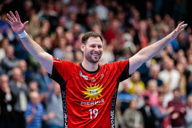 Yannick Draeger (TuS N-Luebbecke, 19) im Siegesjubel nach 28:26 Sieg GER, TuS N-Luebbecke vs. HSC 2000 Coburg, Handball, 2. Bundesliga, 26. Spieltag, Spielzeit 2025 2026, 02.04.2026 GER, TuS N-Luebbecke vs. HSC 2000 Coburg, Handball, 2. Bundesliga, 26. Spieltag, Spielzeit 2025 2026, 02.04.2026 Luebbecke Copyright: xEibner-Pressefoto JanxRollingerx EP_JSK