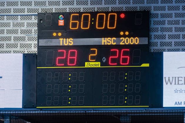 Endstand 28:26 auf einer Anzeigetafel in der Merkur Arena GER, TuS N-Luebbecke vs. HSC 2000 Coburg, Handball, 2. Bundesliga, 26. Spieltag, Spielzeit 2025 2026, 02.04.2026 GER, TuS N-Luebbecke vs. HSC 2000 Coburg, Handball, 2. Bundesliga, 26. Spieltag, Spielzeit 2025 2026, 02.04.2026 Luebbecke Copyright: xEibner-Pressefoto JanxRollingerx EP_JSK