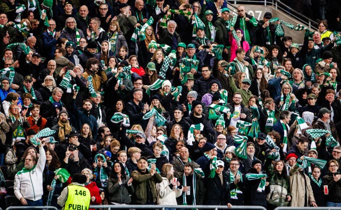 260402 Supporters of Hammarby during the UEFA Women s Europa Cup semifinal between Hammarby and Sparta Prague on April 2, 2026 in Stockholm. Photo: Kenta Jönsson BILDBYRAN COP 210 KJ0331 fotboll football soccer fotball europa cup hammarby sparta prague uefa womens europa cup semifinal dam bbeng publik Copyright: KENTAxJÖNSSON BB260402KJ069