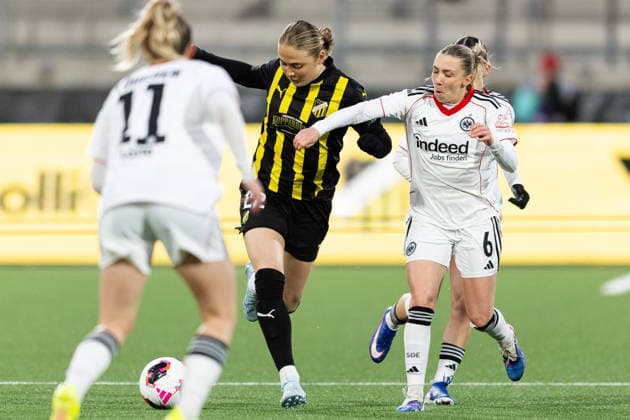 260402 Paulina Nyström of Häcken and Elisa Senb of Eintracht Frankfurt during the UEFA Women s Europa Cup semifinal between Häcken and Eintracht Frankfurt on April 2, 2026 in Gothenburg. Photo: Michael Erichsen BILDBYRAN COP 89 MI0962 bbeng dam eintracht frankfurt europa cup football fotball fotboll häcken semifinal soccer uefa womens europa cup Copyright: MICHAELxERICHSEN BB260402MI098