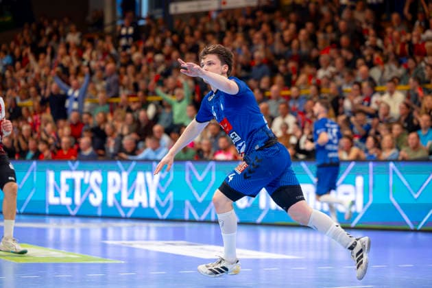 Paul Holzhacker (Nr. 4, VfL Luebeck-Schwartau) freut sich jubelt. VfL Luebeck-Schwartau vs. HSG Nordhorn-Lingen, Handball, 2. Bundesliga, 02.04.26 Luebeck Schleswig-Holstein Germany Copyright: xAgentur54GradÂ°x xFelixxKoenigx