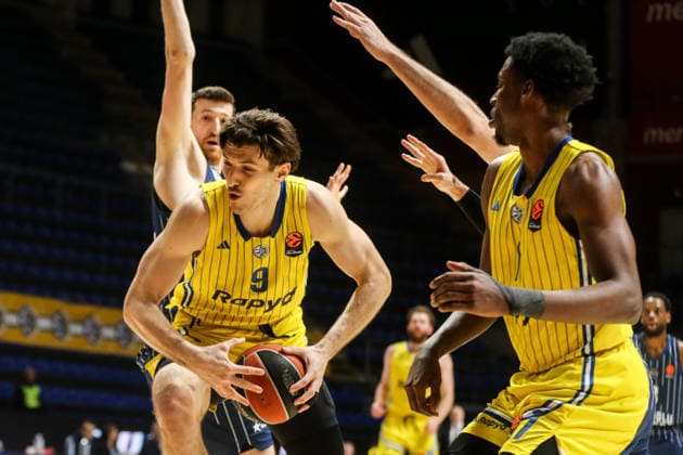 Maccabi Rapyd Tel Aviv v Anadolu Efes - Euroleague BELGRADE, SERBIA - APRIL 02: Players compete during the EuroLeague Regular Season Round 35 match between Maccabi Rapyd Tel Aviv and Anadolu Efes Istanbul at Aleksandar Nikolic Hall on April 02, 2026 in Belgrade, Serbia. Filip Stevanovic Anadolu Belgrade Serbia. Editorial use only. Please get in touch for any other usage.  Copyright: x2026xAnadoluxFilipxStevanovicx