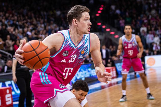 easyCredit Basketball Bundesliga: Telekom Baskets Bonn - MLP Academics Heidelberg; 02.04.2026 Patrick Heckmann (Telekom Baskets Bonn 33) geht zum Korb - easyCredit Basketball Bundesliga: Telekom Baskets Bonn - MLP Academics Heidelberg; 02.04.2026, Telekom Dome Bonn Copyright: xBEAUTIFULxSPORTS Derixx