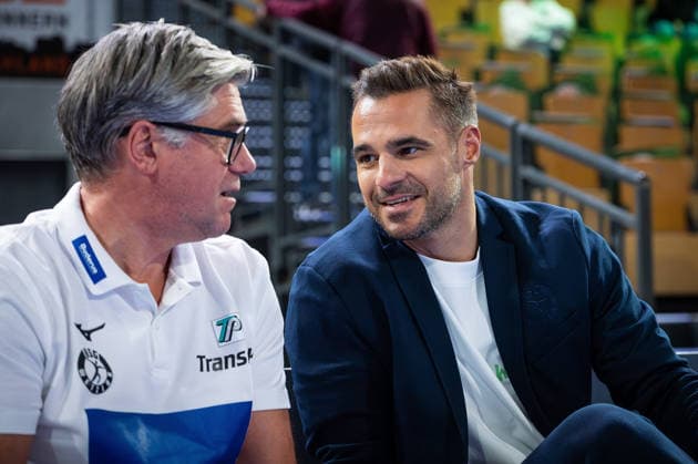 02.04.2026, xovx, Handball Daikin Handball Bundesliga, HSG Wetzlar - TVB Stuttgart v.l. Trainer Runar Sigtryggsson (HSG Wetzlar), Sportdirektor Michael Allendorf (HSG Wetzlar) Wetzlar Buderus-Arena Hessen Deutschland (DE)
