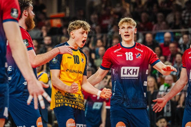 Volleyball Herren CEV Cup 2026 Halbfinale SVG Lüneburg vs. VC Greenyard MAASEIK 02.04.2026 Joris Backhaus ( 10 SVG Lüneburg) jubelt