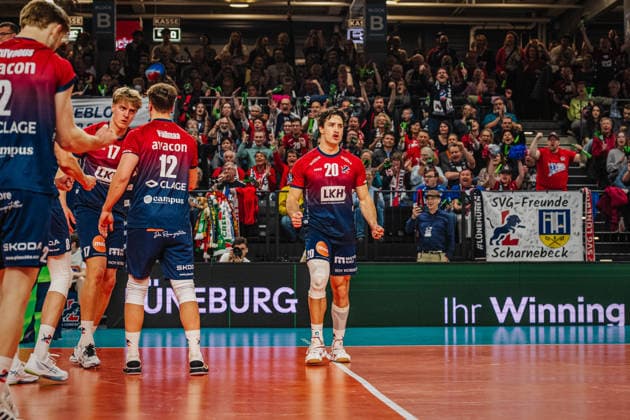 Volleyball Herren CEV Cup 2026 Halbfinale SVG Lüneburg vs. VC Greenyard MAASEIK 02.04.2026 Ethan Champlin ( 20 SVG Lüneburg) jubelt mit geballten Fäusten