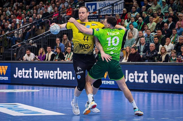 02.04.2026, xovx, Handball Daikin Handball Bundesliga, HSG Wetzlar - TVB Stuttgart v.l. Lenny Rubin (TVB Stuttgart), Josip Simic (HSG Wetzlar) Wetzlar Buderus-Arena Hessen Deutschland (DE)