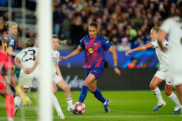Barcelona FC v Real Madrid CF - UEFA Women s Champions League 2025 26 Quarter-finals Second Leg Salma Paralluelo forwards of Barcelona and Spain surrounded by MadridÂ s players during the UEFA Women s Champions League 2025 26 Quarter-finals Second Leg match between FC Barcelona, Barca and Real Madrid CF at Spotify Camp Nou on April 2, 2026 in Barcelona, Spain. Barcelona Spain  Copyright: xJosexBretonx originalFilename:bretonhernandez-barcelon260402_np9pO.jpg