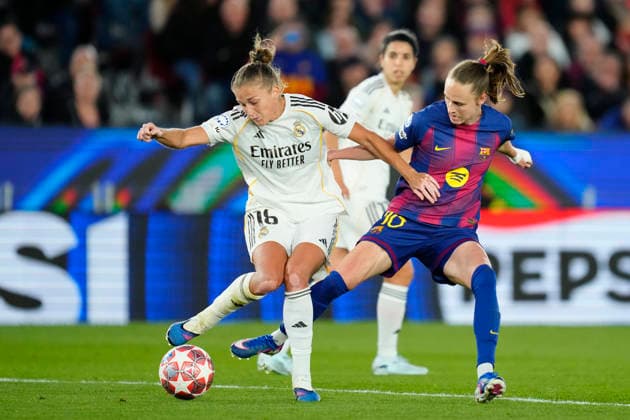 Barcelona FC v Real Madrid CF - UEFA Women s Champions League 2025 26 Quarter-finals Second Leg Sheila Garcia defender of Real Madrid and Spain and Caroline Graham Hansen forwards of Barcelona and Norway compete for the ball during the UEFA Women s Champions League 2025 26 Quarter-finals Second Leg match between FC Barcelona, Barca and Real Madrid CF at Spotify Camp Nou on April 2, 2026 in Barcelona, Spain. Barcelona Spain  Copyright: xJosexBretonx originalFilename:bretonhernandez-barcelon260402_npz43.jpg