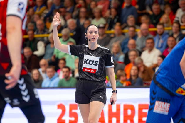 Rosana Sug (Schiedsrichterin). VfL Luebeck-Schwartau vs. HSG Nordhorn-Lingen, Handball, 2. Bundesliga, 02.04.26 Luebeck Schleswig-Holstein Germany Copyright: xAgentur54GradÂ°x xFelixxKoenigx