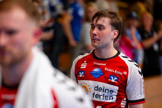 Elmar Erlingsson (Nr. 64, HSG Nordhorn-Lingen) ist niedergeschlagen deprimiert enttaeuscht. VfL Luebeck-Schwartau vs. HSG Nordhorn-Lingen, Handball, 2. Bundesliga, 02.04.26 Luebeck Schleswig-Holstein Germany Copyright: xAgentur54GradÂ°x xFelixxKoenigx