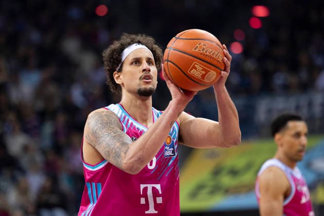 Michael KESSENS (BON 6, mi.), am Ball, beim Freiwurf, Einzelbild, Einzelaktion. Endstand 94:82, Basketball 1.Bundesliga Telekom Baskets Bonn-MLP ACADEMICS Heidelberg BON vs HDB Hauptrunde 27. Spieltag, im T E L E K O M D O M E, am 02.04.2026, Â