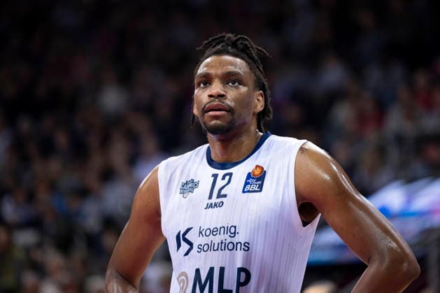 Osun OSUNNIYI (HDB 12, mi.), konzentriert, aufmerksam, Einzelbild. Endstand 94:82, Basketball 1.Bundesliga Telekom Baskets Bonn-MLP ACADEMICS Heidelberg BON vs HDB Hauptrunde 27. Spieltag, im T E L E K O M D O M E, am 02.04.2026, Â