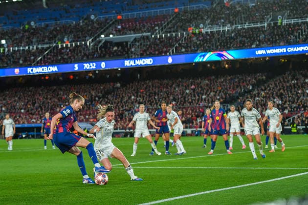 FC Barcelona, Barca v REAL MADRID CF SPOTIFY CAMP NOU. BARCELONA. April 2, 2026 FC BARCELONA vs REAL MADRID CF April 2, 2026 Caroline Graham (10) of FC Barcelona dribbles Eva Navarro (19) of Real Madrid during the soccer match corresponding to the quarter finals of the UEFA Women s Champions League between FC Barcelona and Newcastle United at Spotify Camp Nou in Barcelona, Spain. Barcelona ESP Copyright: xS.xRosx
