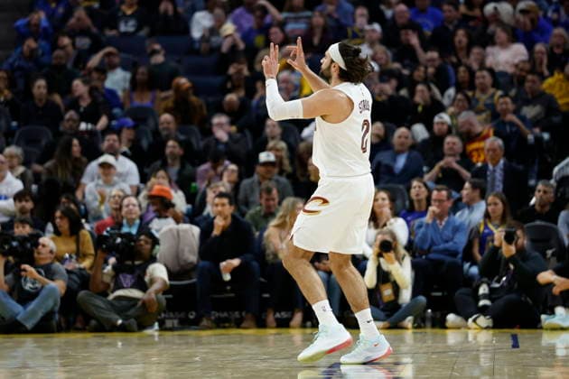 NBA, Basketball Herren, USA - Cleveland Cavaliers at Golden State Warriors Cleveland Cavaliers guard forward Max Strus reacts after shooting a three point basket during the second half of the NBA game between the Cleveland Cavaliers and the Golden State Warriors in San Francisco, California, USA, 02 April 2026. SAN FRANCISCO CALIFORNIA United States  Copyright: xJOHNxG.xMABANGLOx